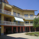 E4